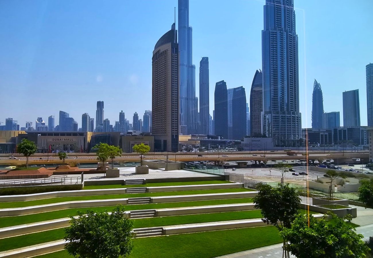 Apartamento en Dubai - 313 Modern Downtown Gem with Breathtaking Views