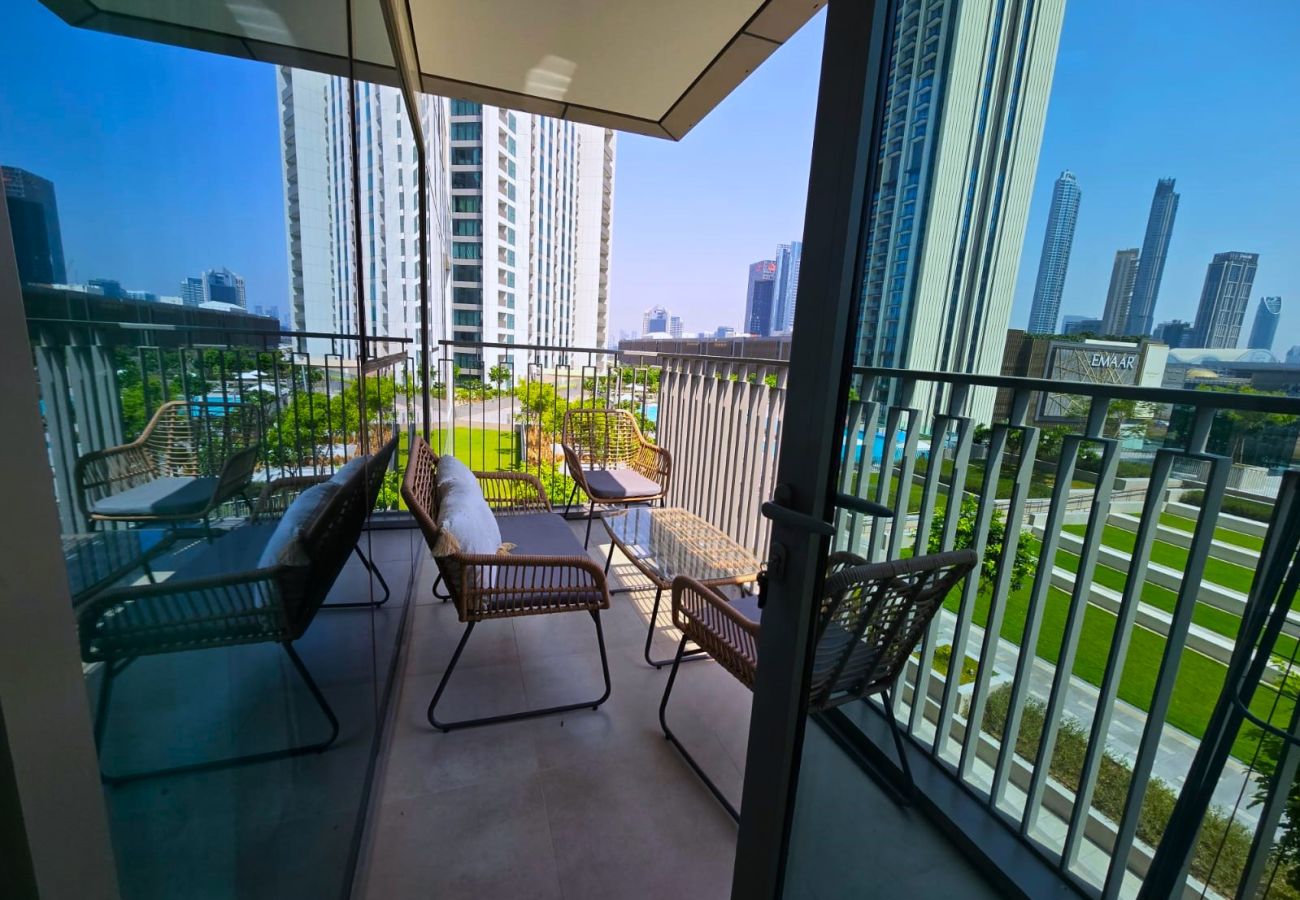 Apartamento en Dubai - 313 Modern Downtown Gem with Breathtaking Views