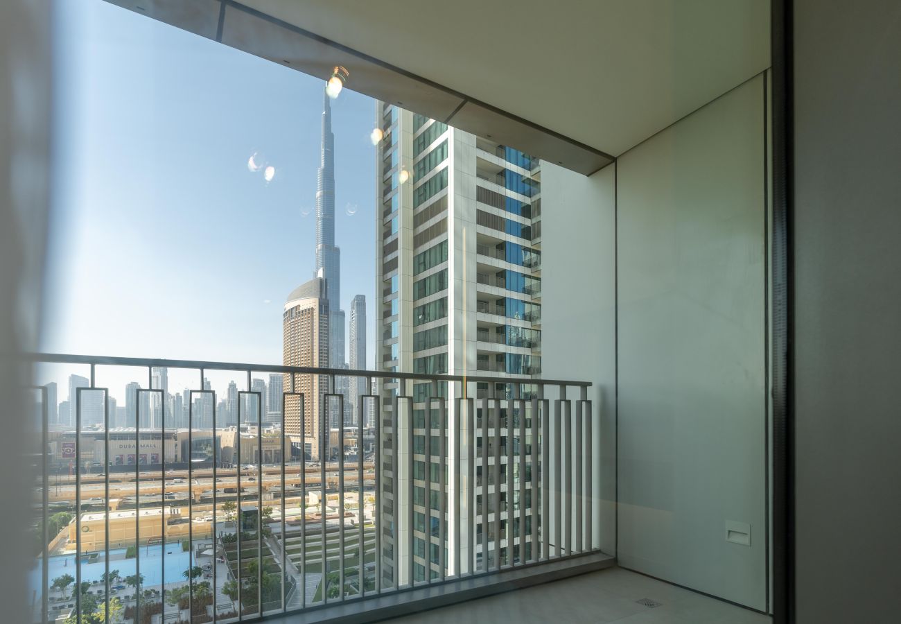 Апартаменты на Dubai - 313 Luxurious Apartment in Downtown with Burj Khalifa Views